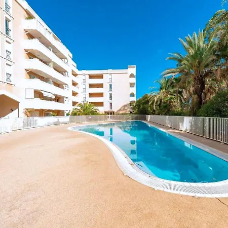 Le Victoria-centre Ville-piscine-parking Prive-wi-fi アパート