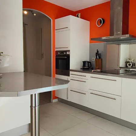 Le Victoria-centre Ville-piscine-parking Prive-wi-fi Apartamento Hyères