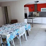 Le Victoria-centre Ville-piscine-parking Prive-wi-fi Apartment *