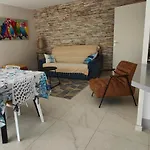 Le Victoria-centre Ville-piscine-parking Prive-wi-fi Apartment