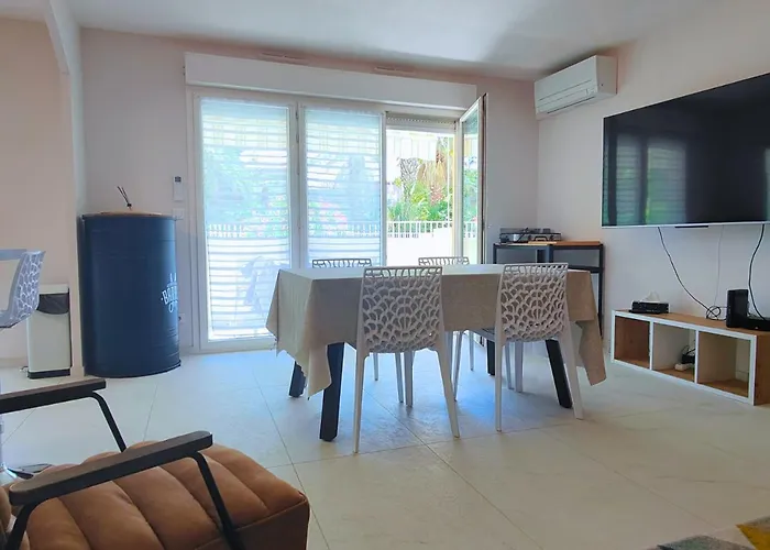 Le Victoria-centre Ville-piscine-parking Prive-wi-fi *